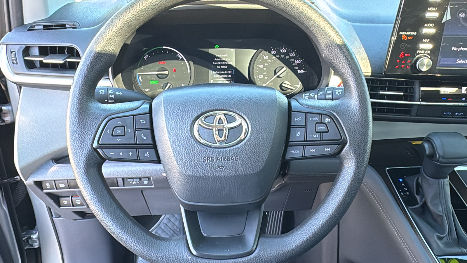 2024 Toyota Sienna LE 8