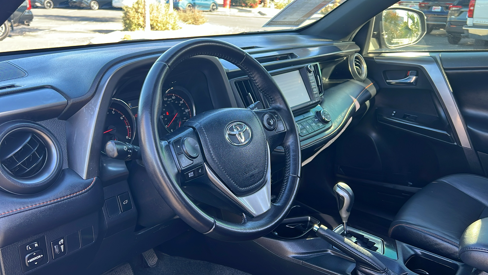 2016 Toyota RAV4 SE 16