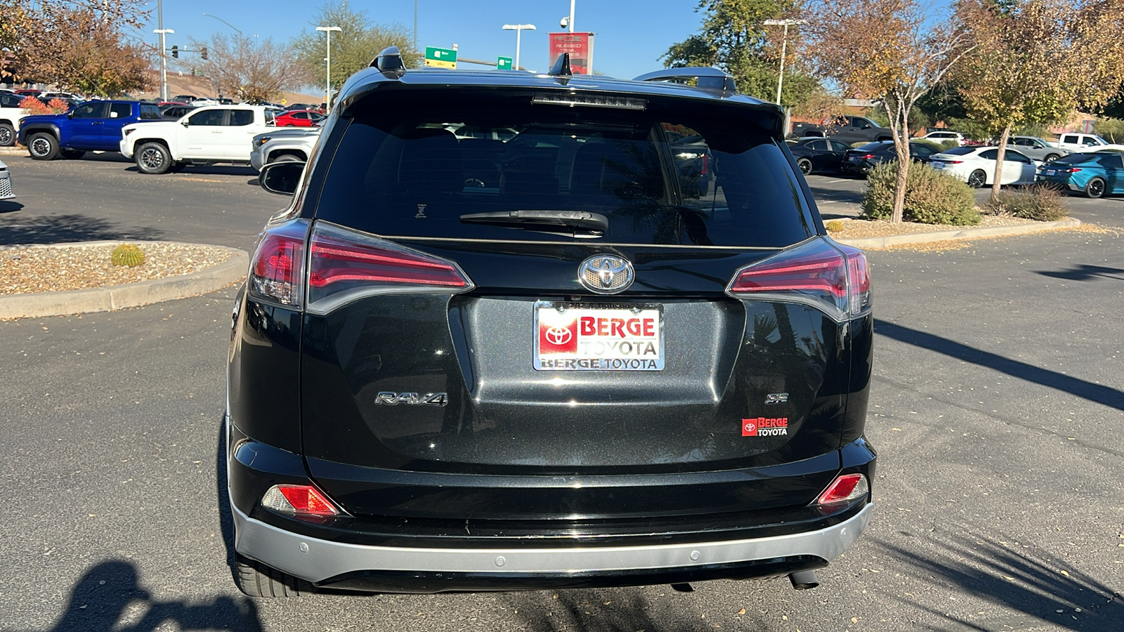 2016 Toyota RAV4 SE 22