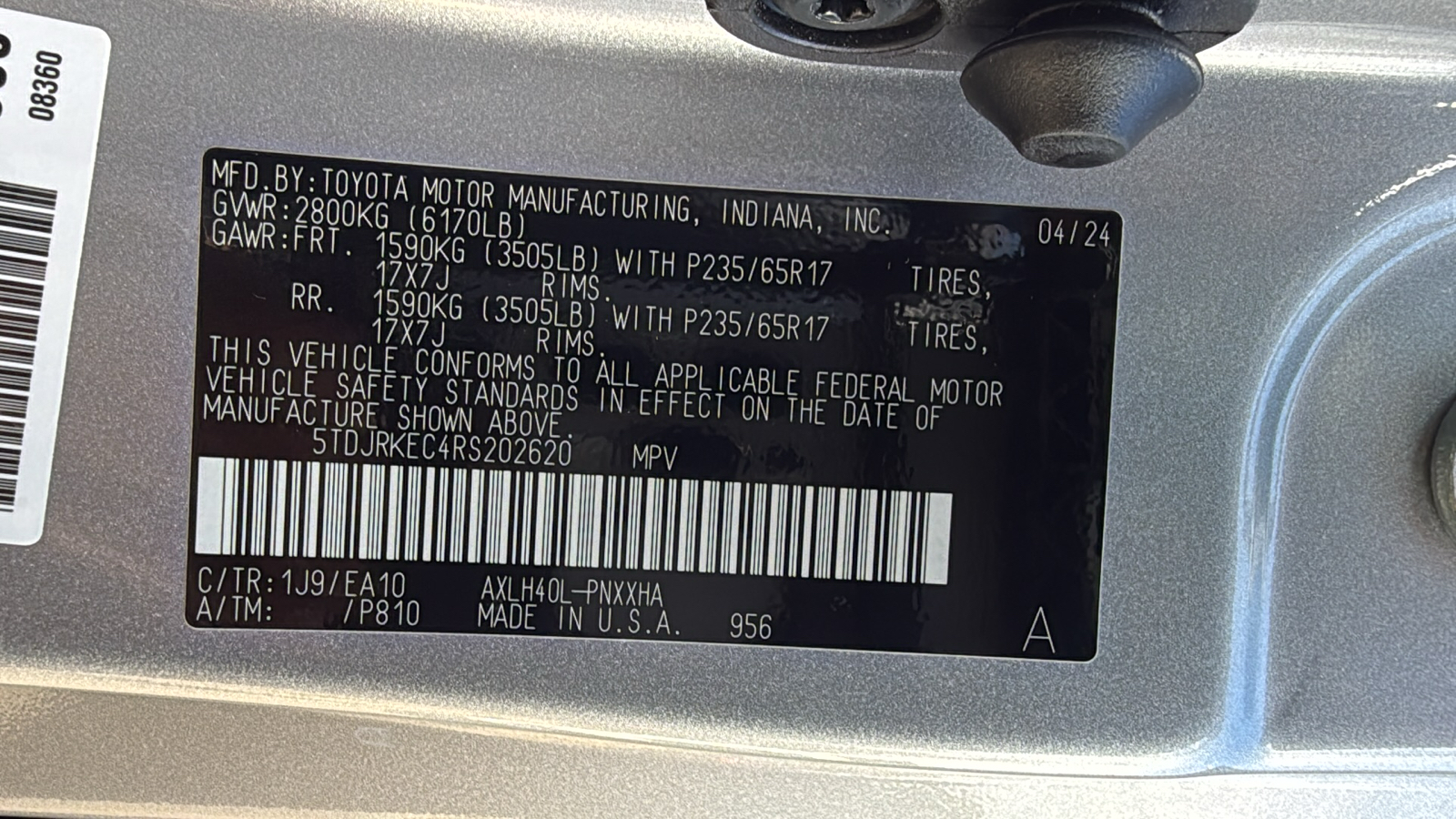 2024 TOYOTA TRUCK SIENNA XLE 17