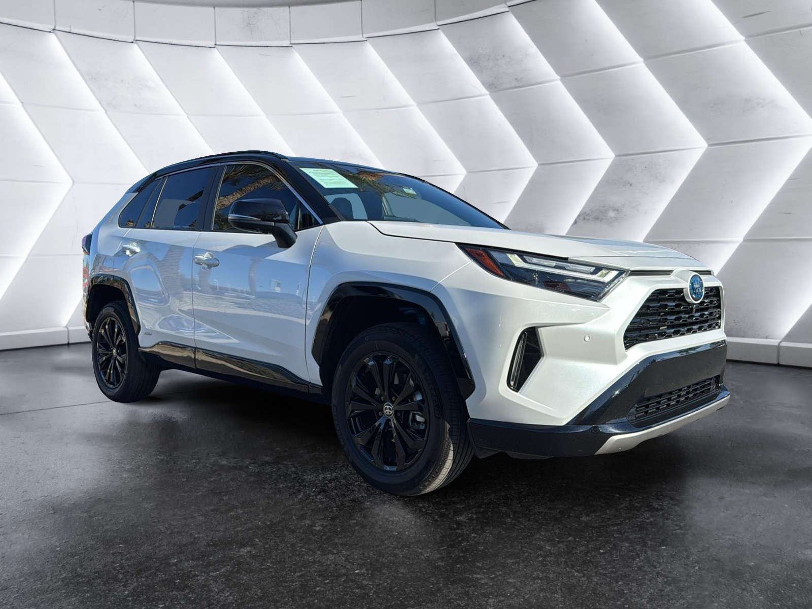 2024 Toyota RAV4 Hybrid XSE 1