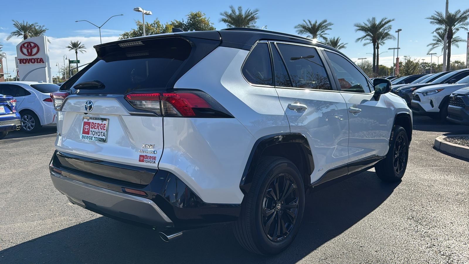 2024 Toyota RAV4 Hybrid XSE 26