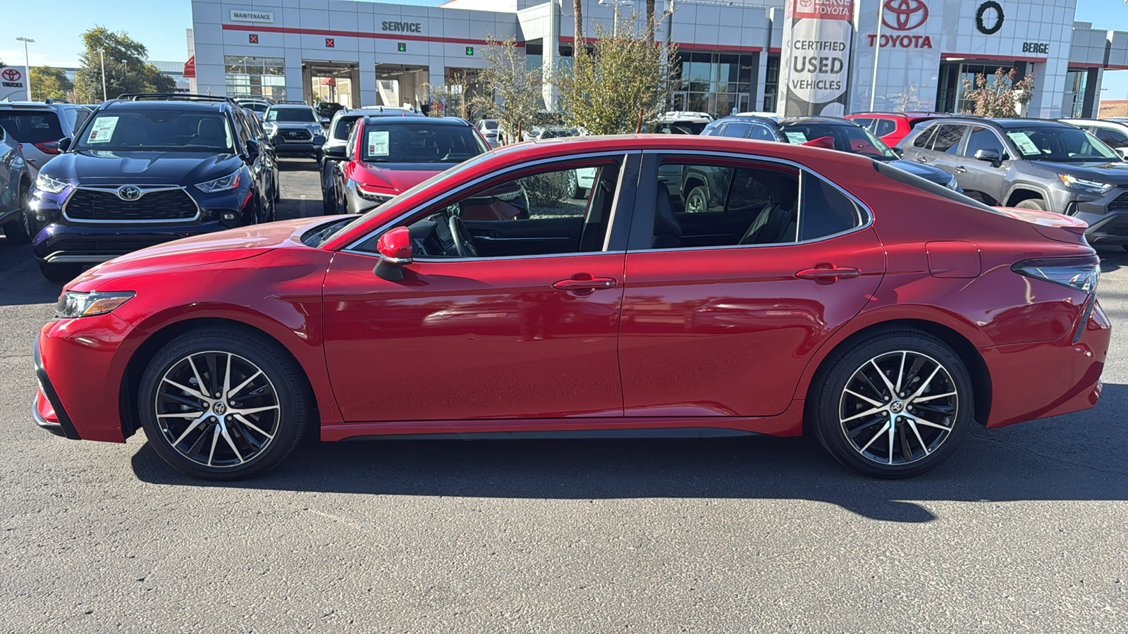 2024 Toyota Camry SE 3