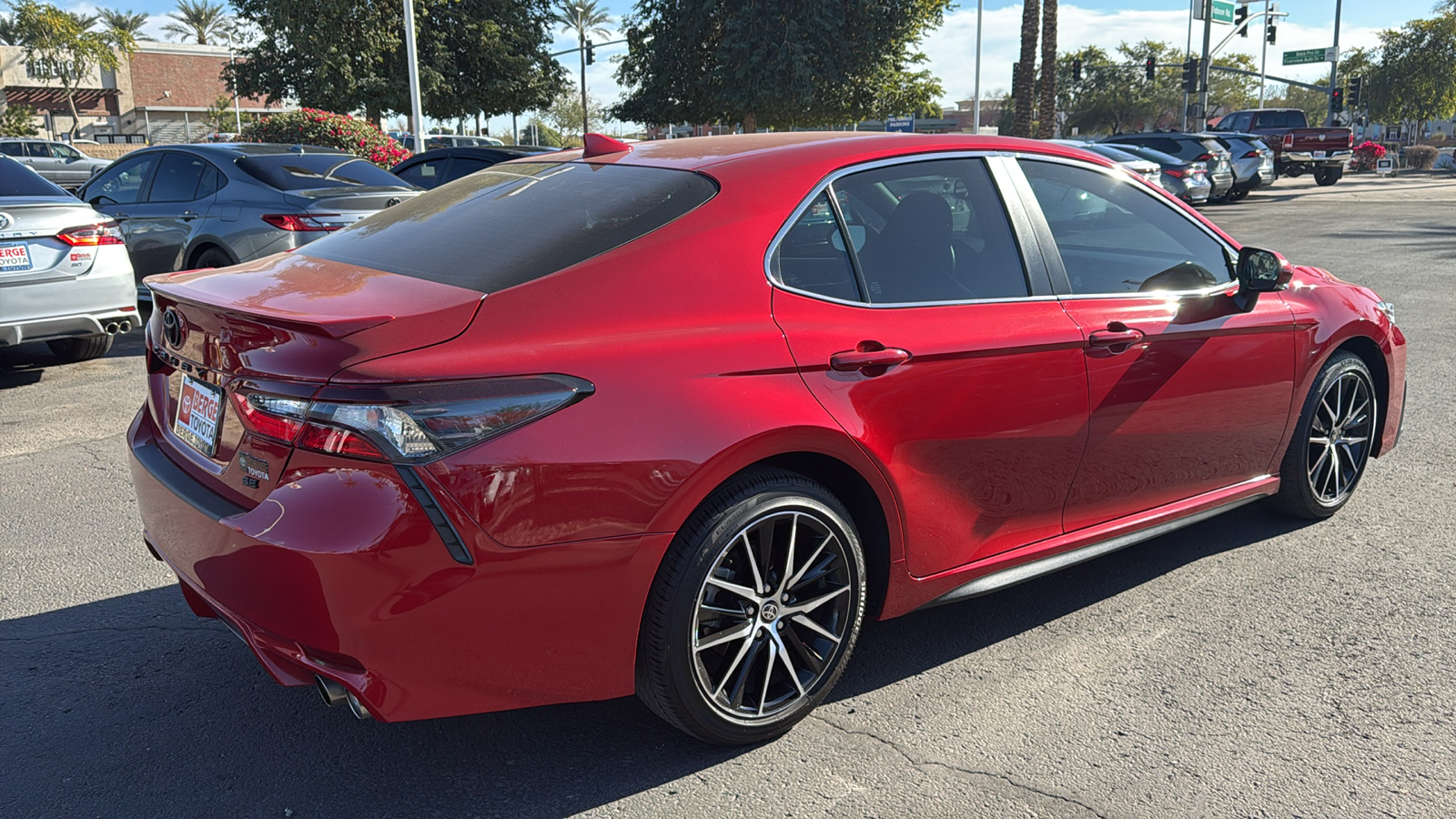 2024 Toyota Camry SE 24