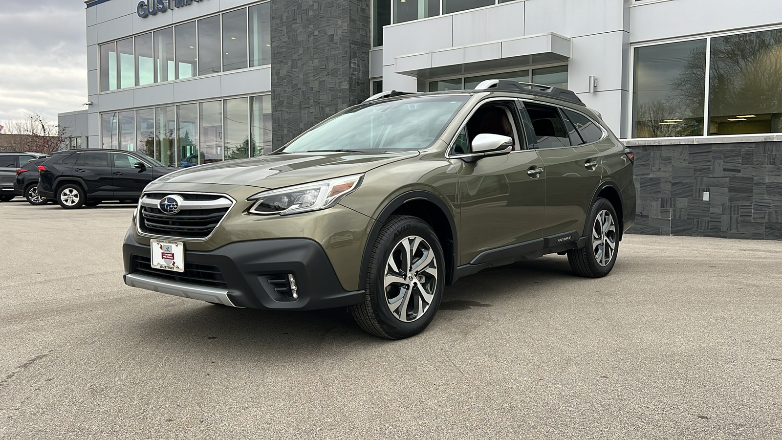 2022 Subaru Outback Touring 1