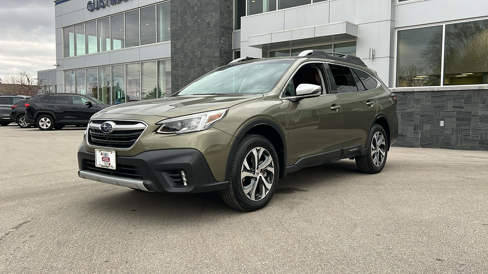 2022 Subaru Outback Touring 2