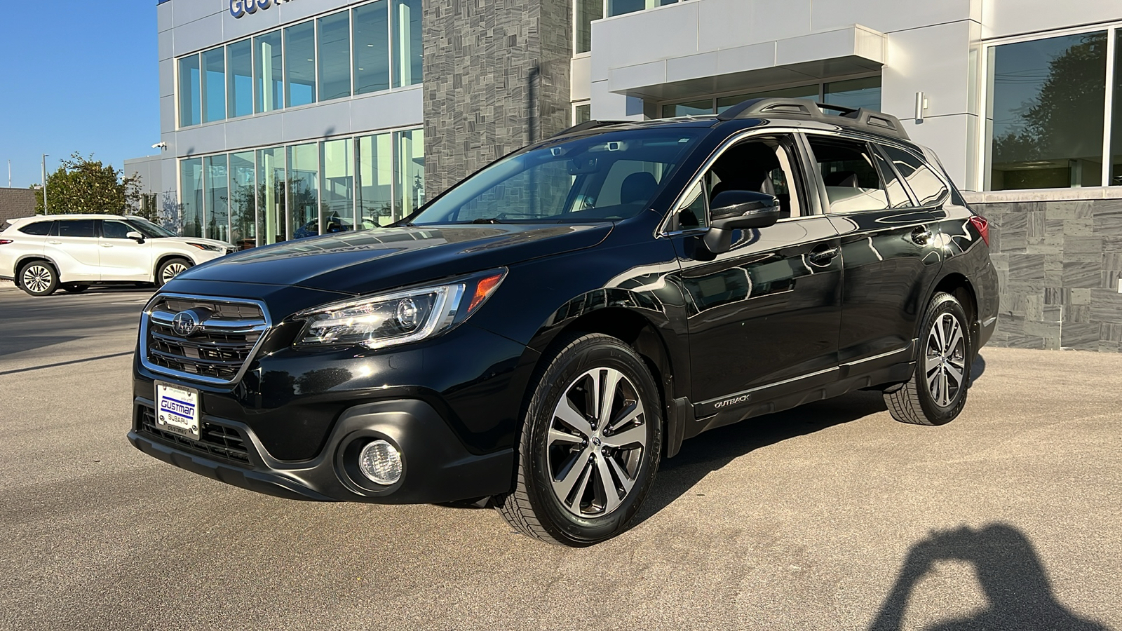 2018 Subaru Outback Limited 1