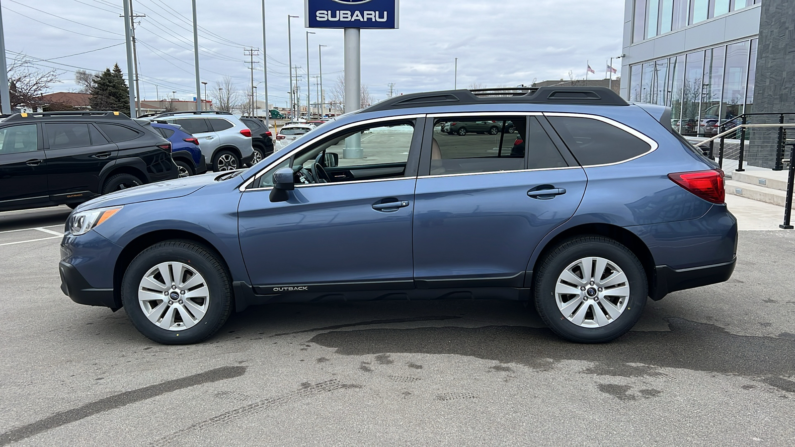 2017 Subaru Outback Premium 3