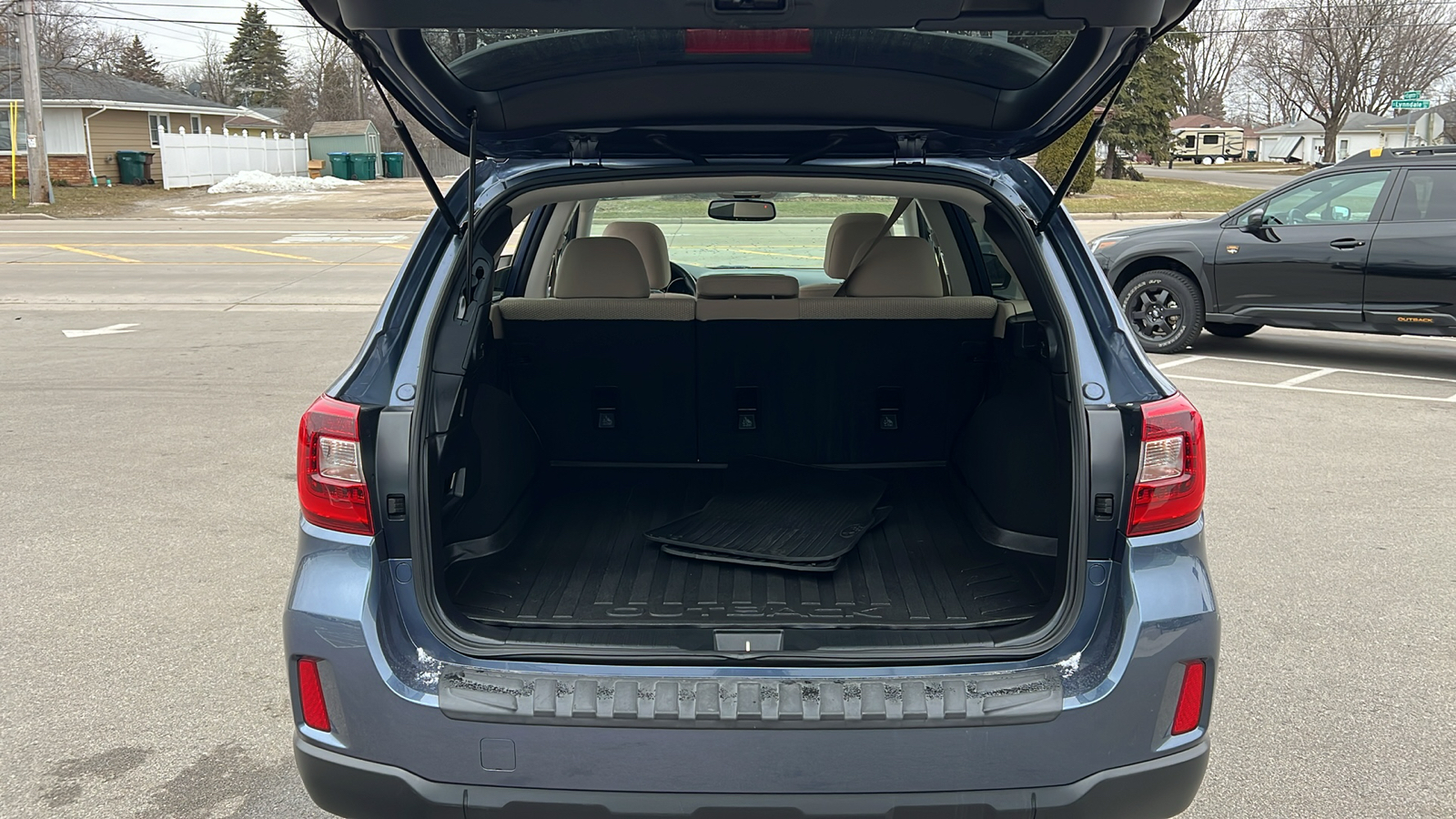 2017 Subaru Outback Premium 28