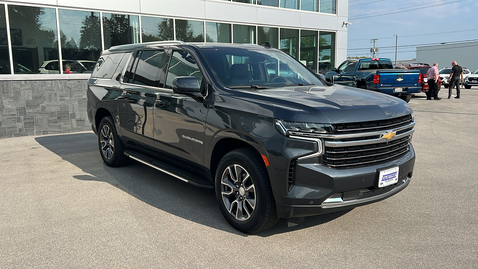 2022 Chevrolet Suburban LT 8