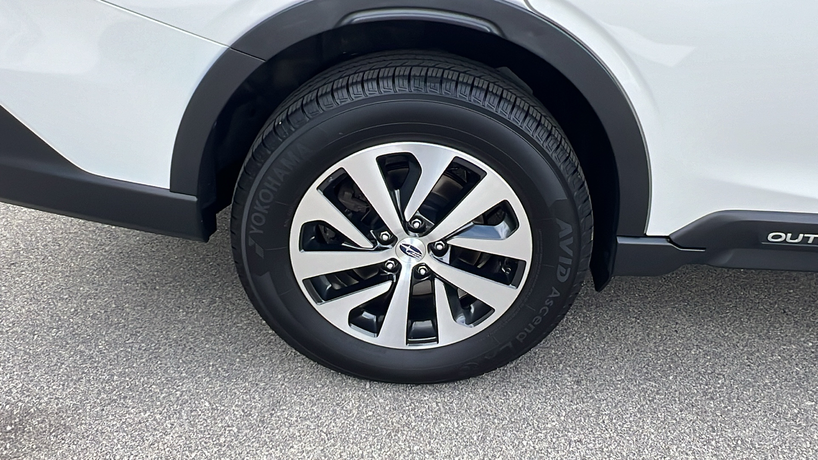 2020 Subaru Outback Premium 32