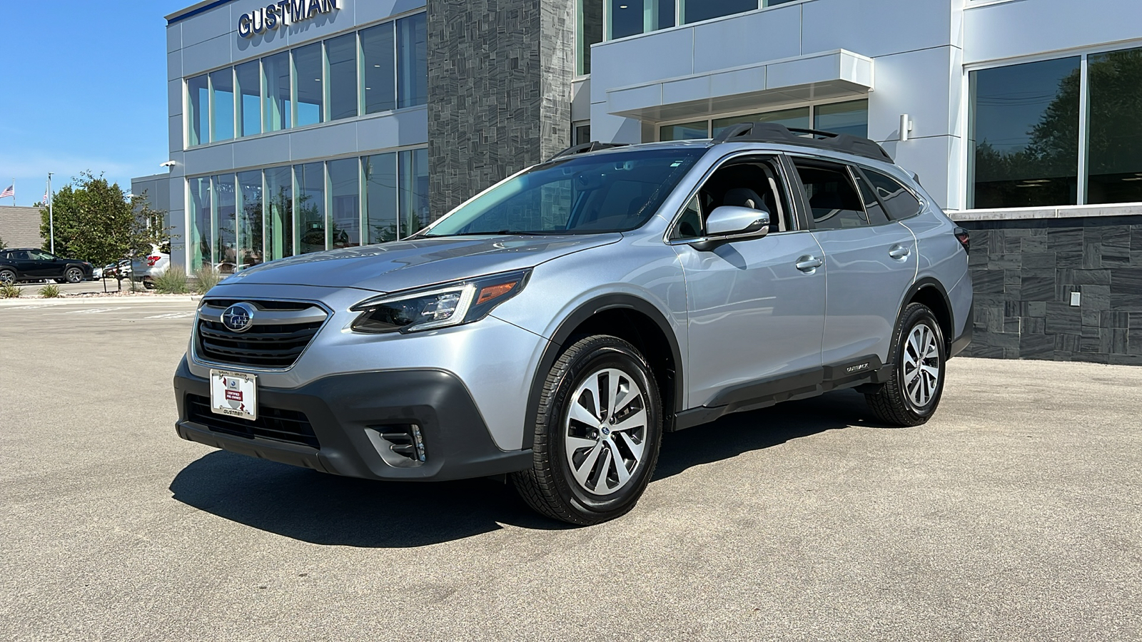 2020 Subaru Outback Premium 1