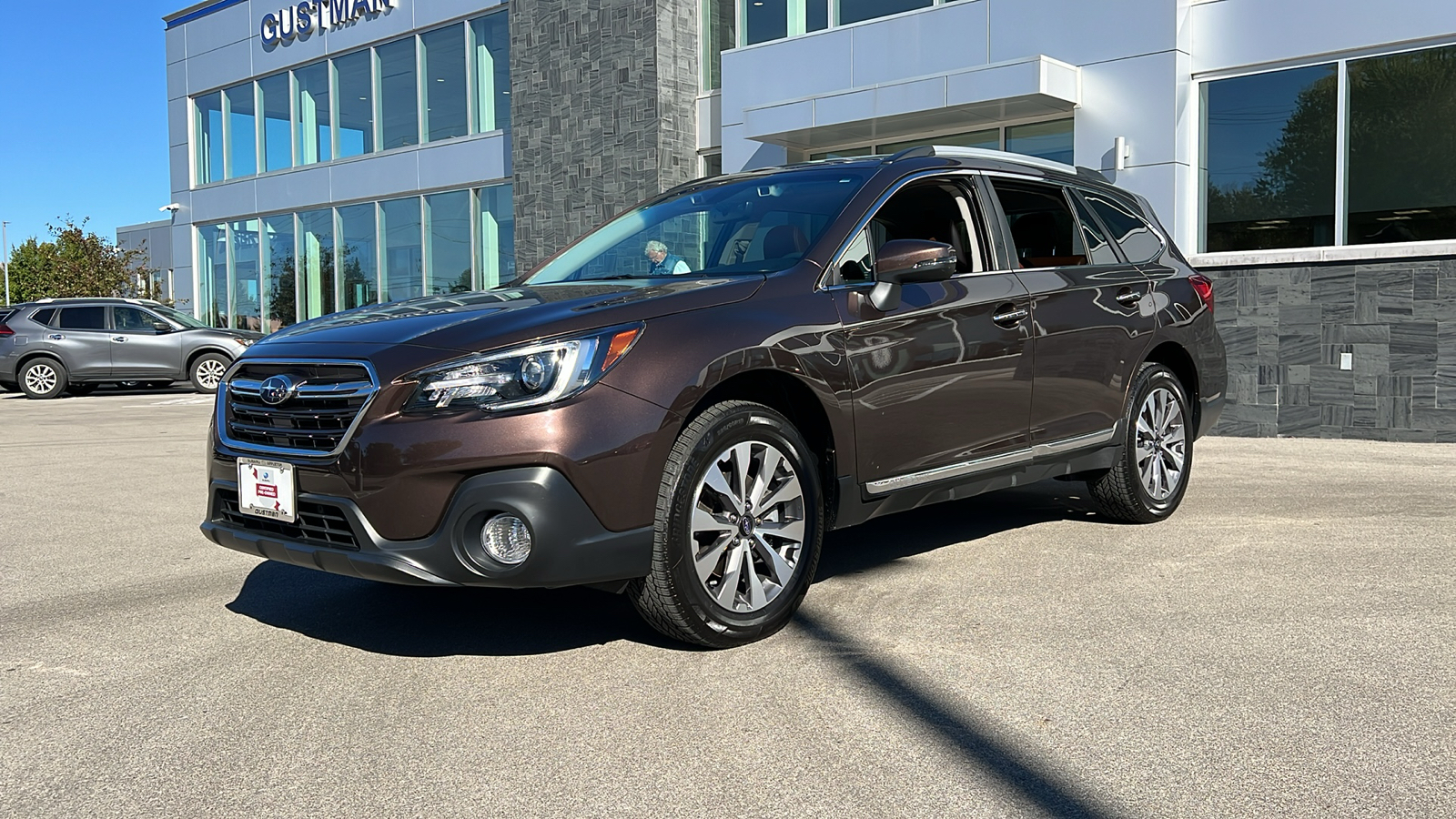 2019 Subaru Outback Touring 1