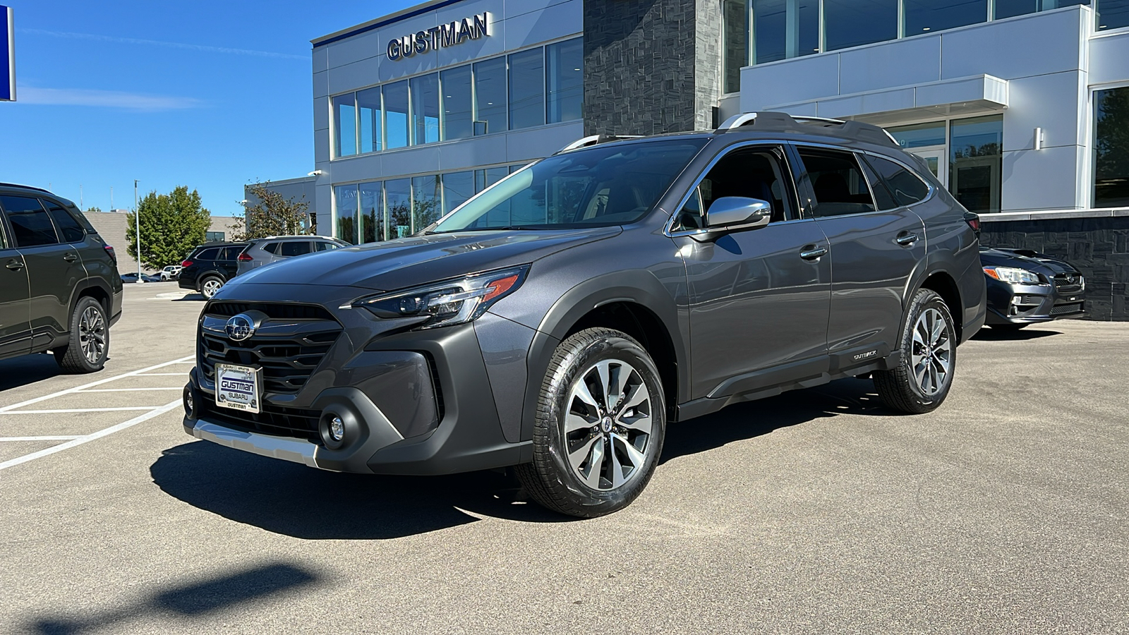 2025 Subaru Outback Touring 1