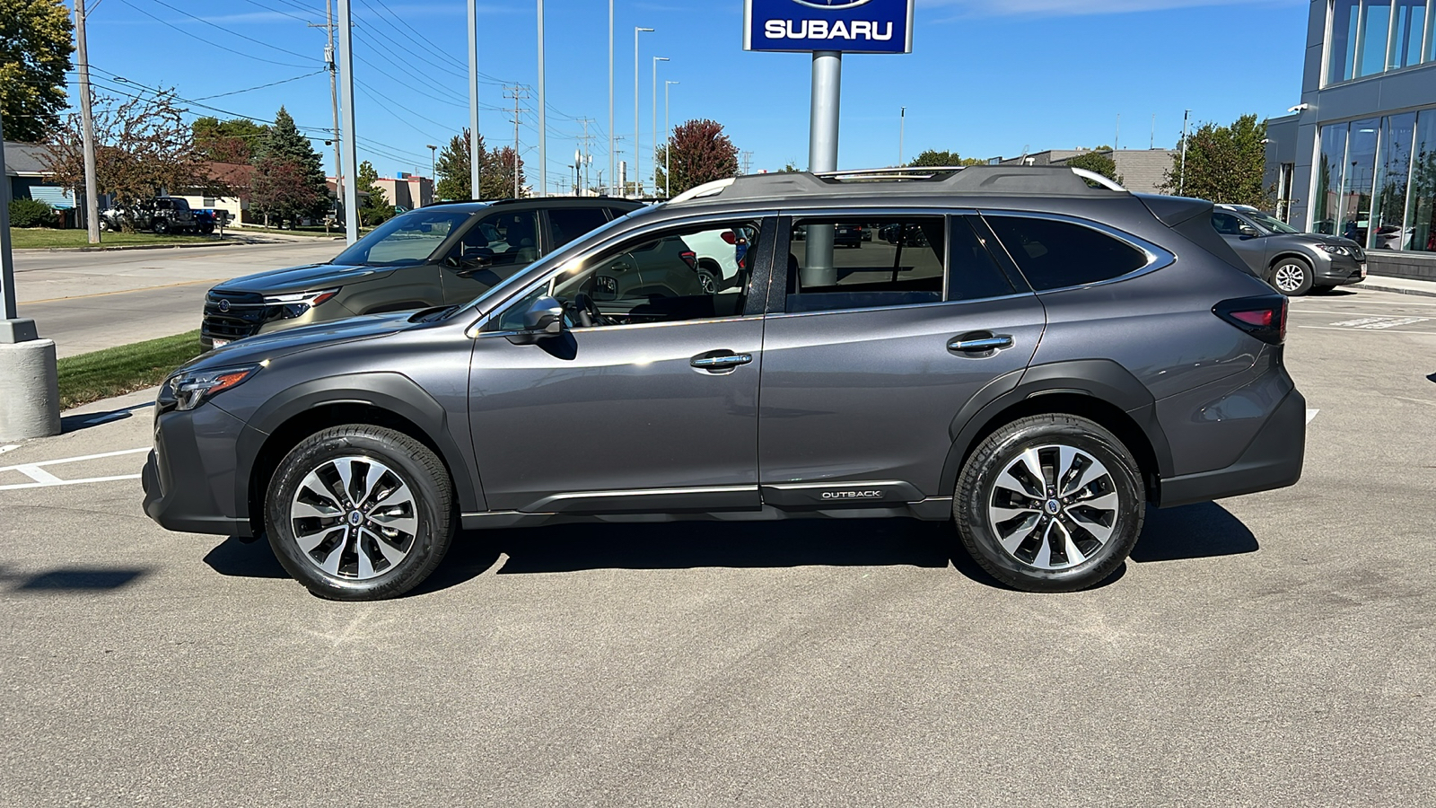 2025 Subaru Outback Touring 3