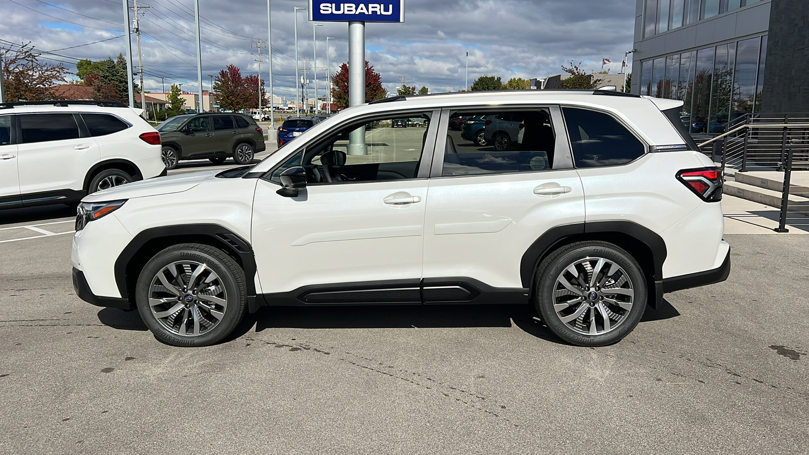 2025 Subaru Forester Touring 3