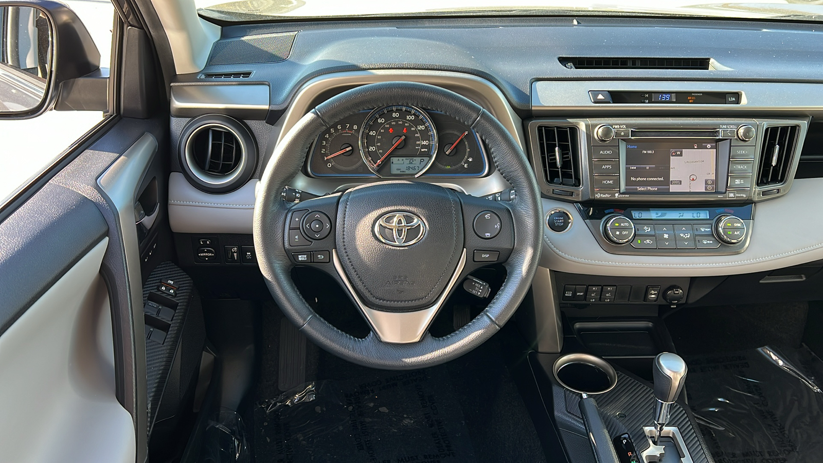 2015 Toyota RAV4 Limited 10