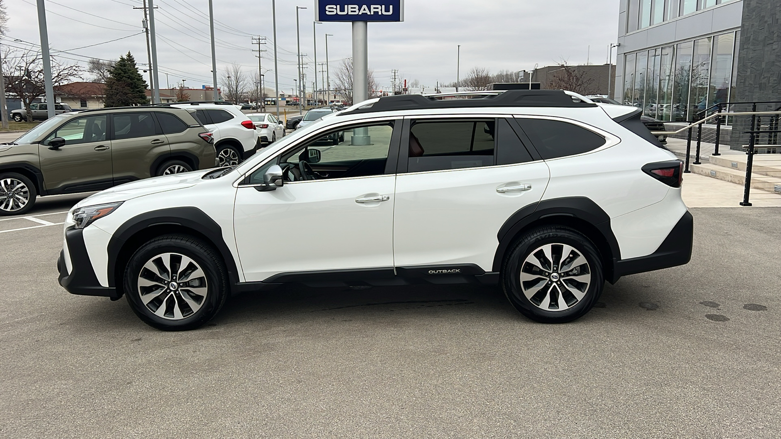 2024 Subaru Outback Touring 3