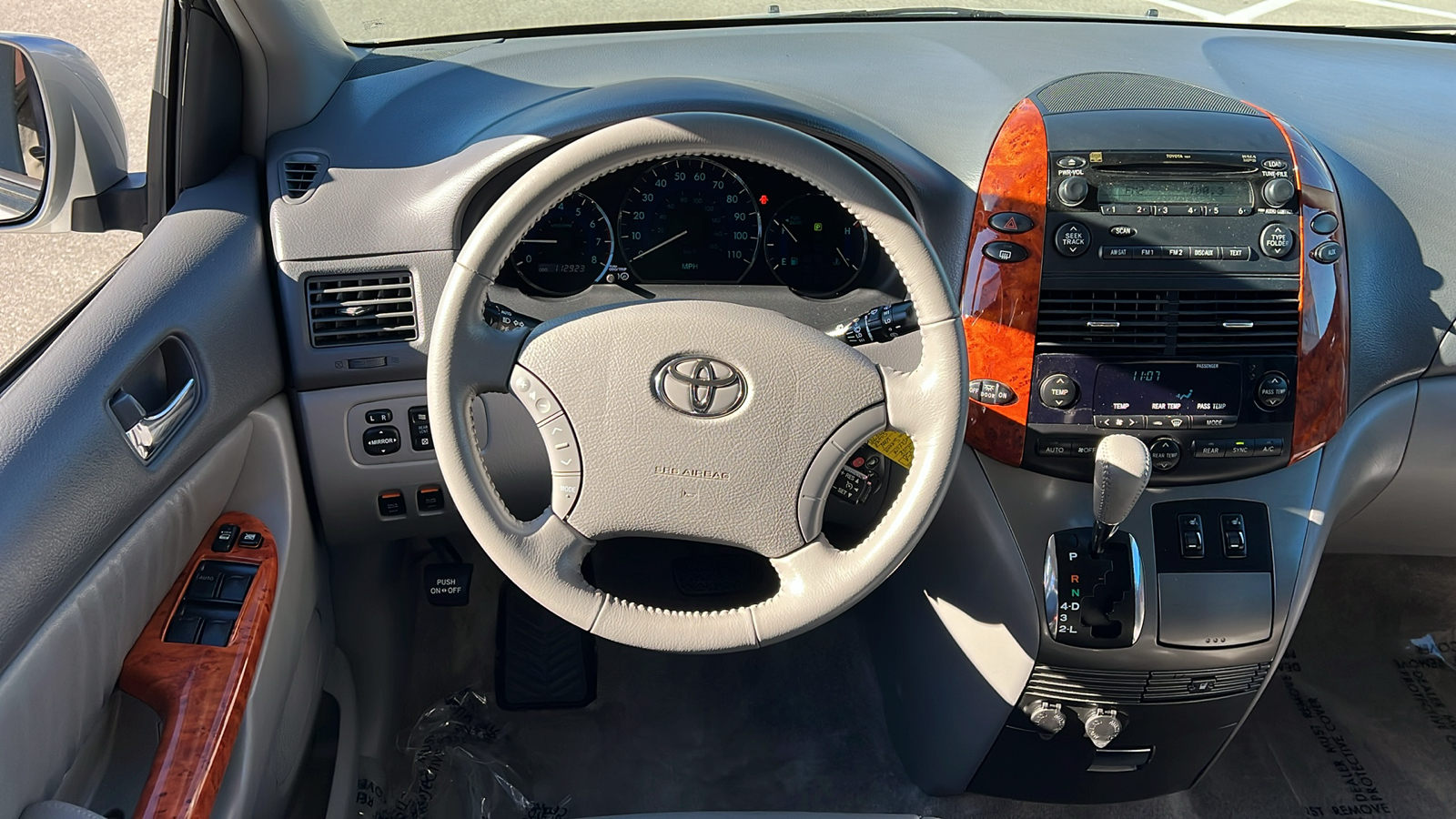 2008 Toyota Sienna XLELIMI 10