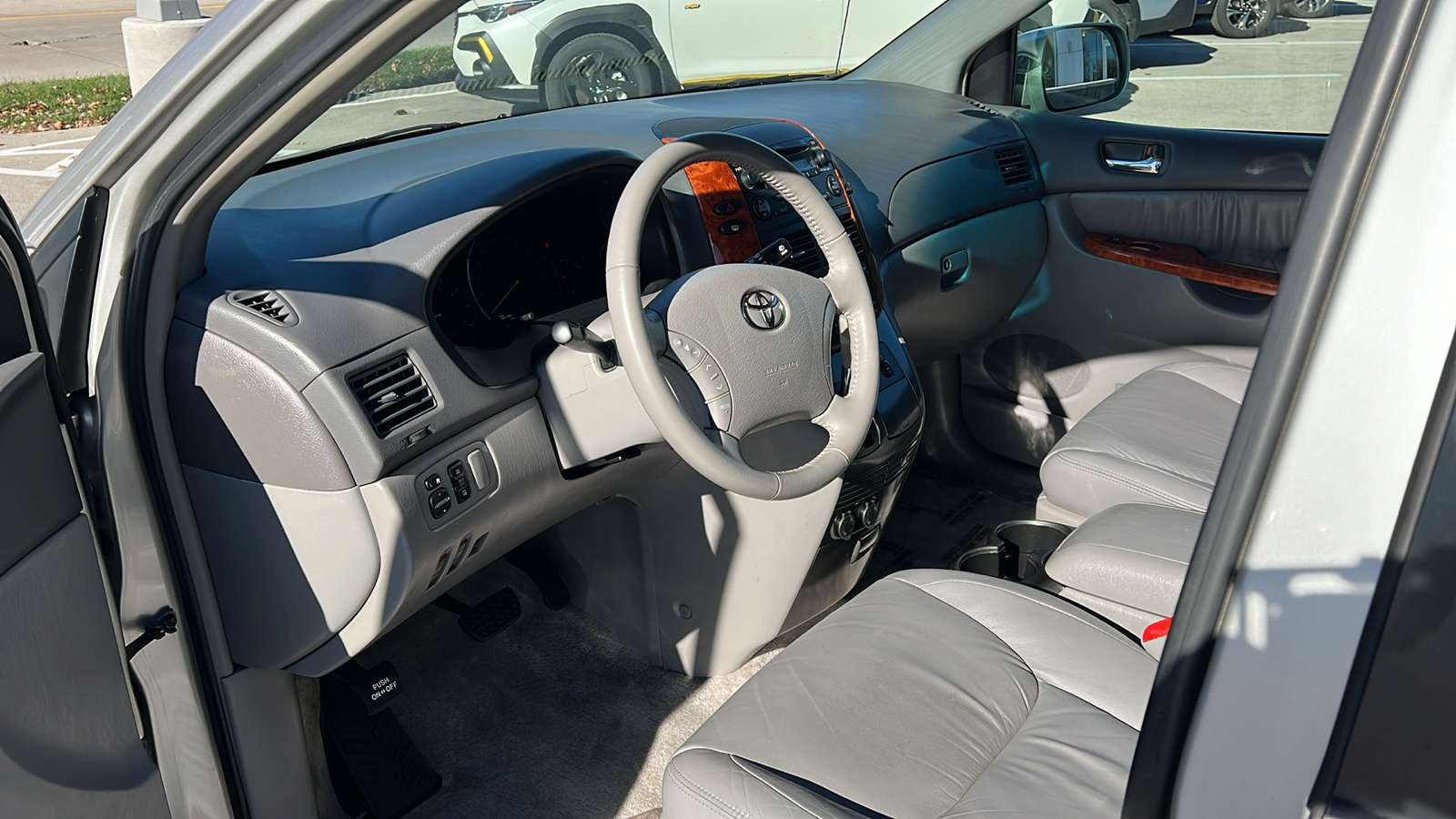 2008 Toyota Sienna XLELIMI 25