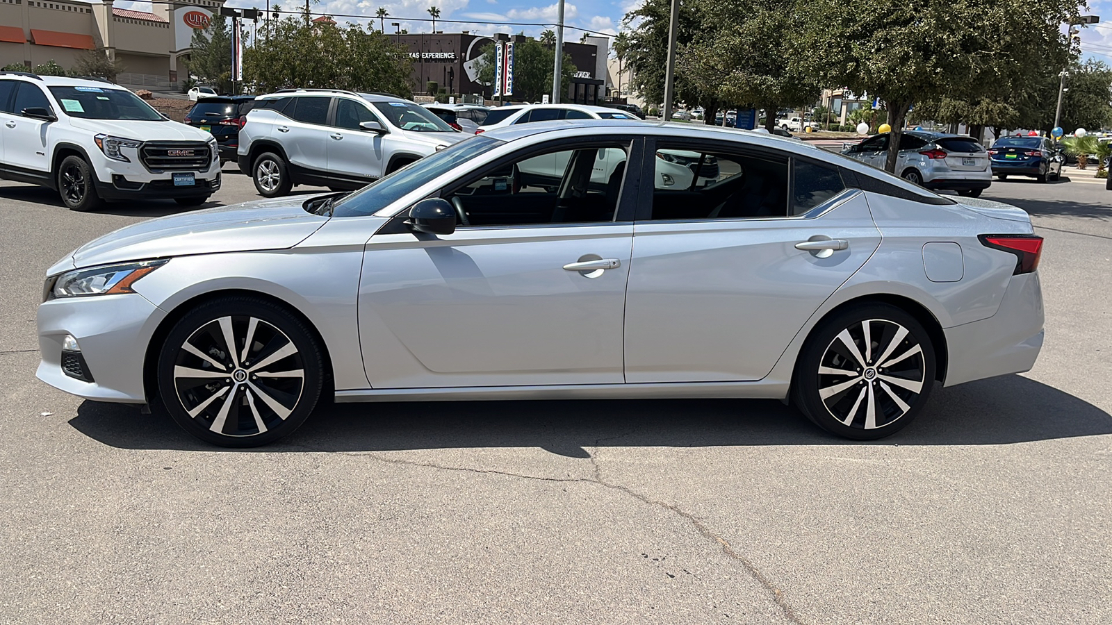 2022 Nissan Altima 2.5 SR 4