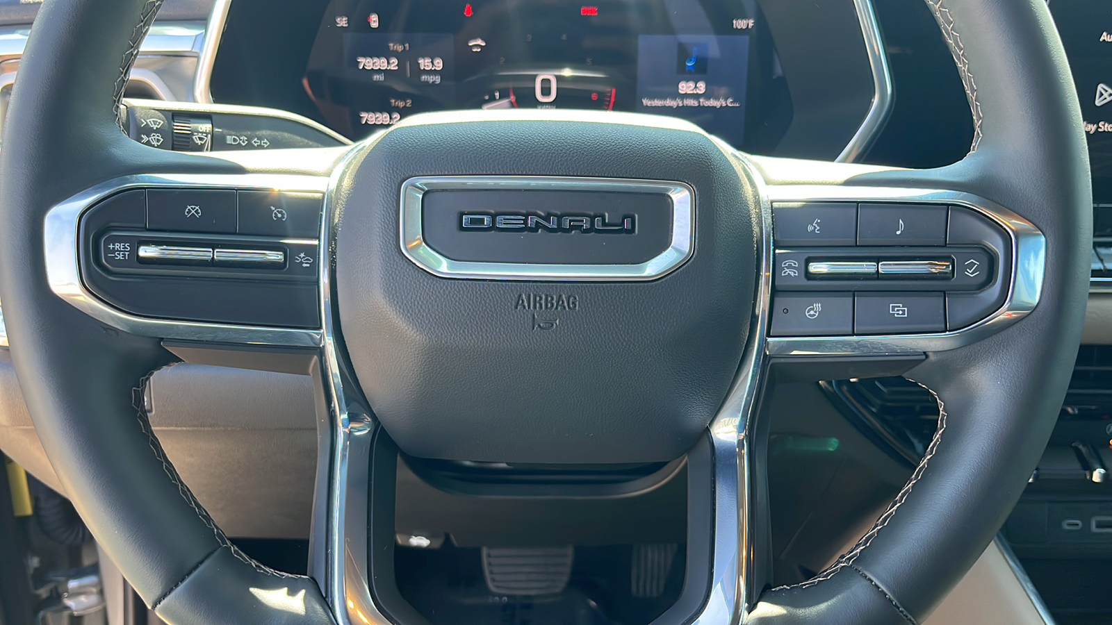 2023 GMC Canyon 4WD Denali 14