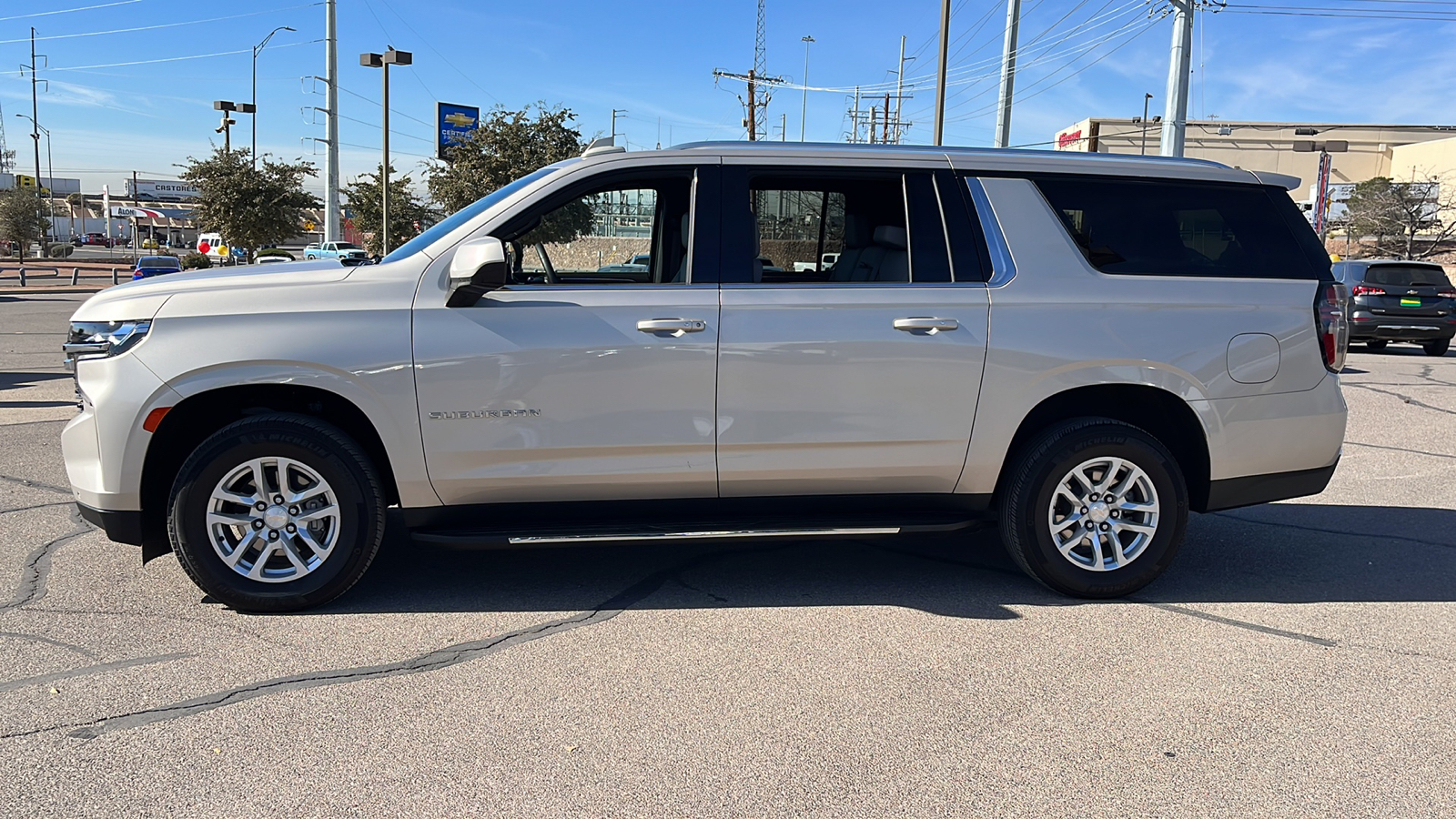 2023 Chevrolet Suburban LT 4