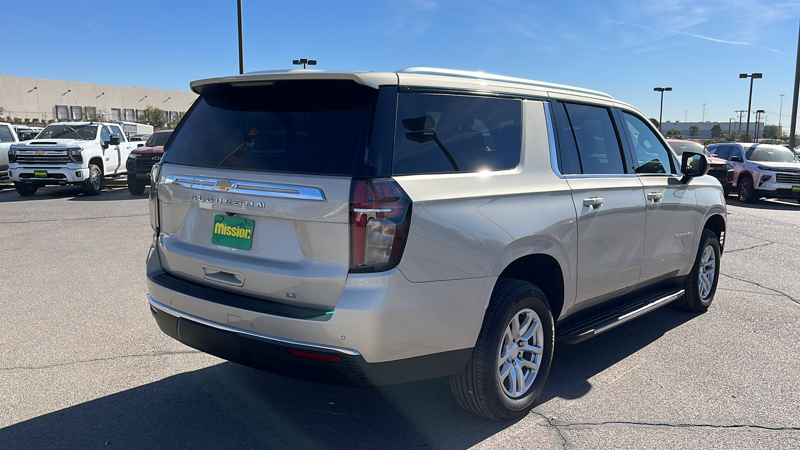 2023 Chevrolet Suburban LT 8