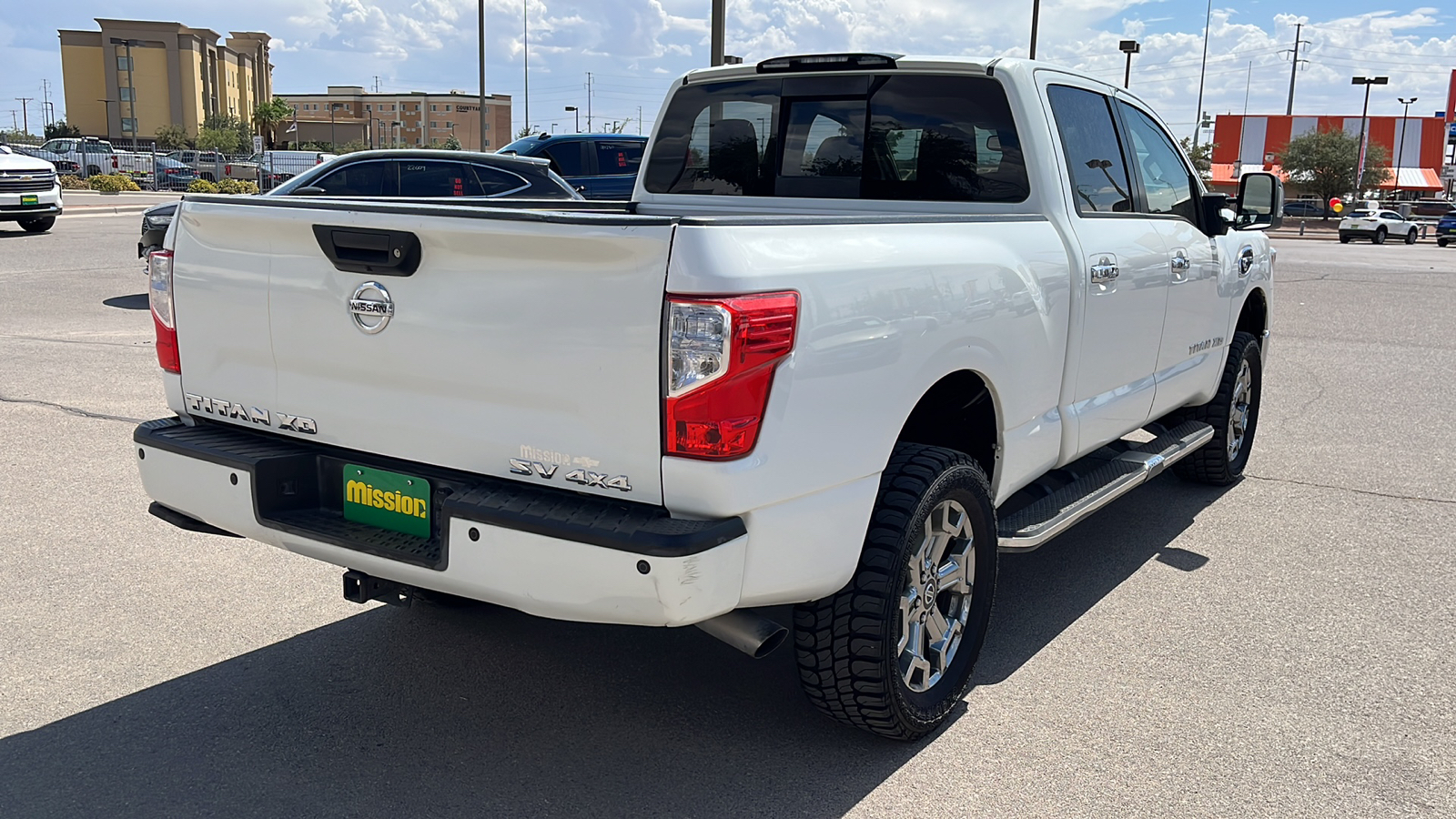 2018 Nissan Titan XD SV 8