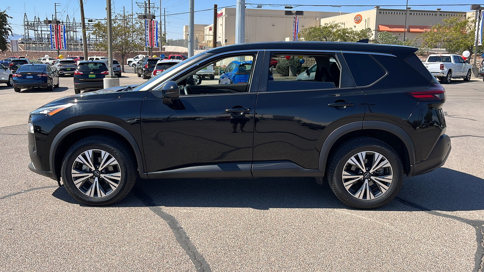 2022 Nissan Rogue SV 4