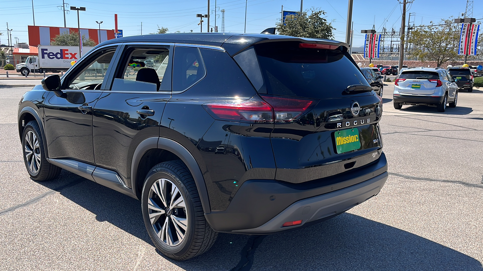 2022 Nissan Rogue SV 6