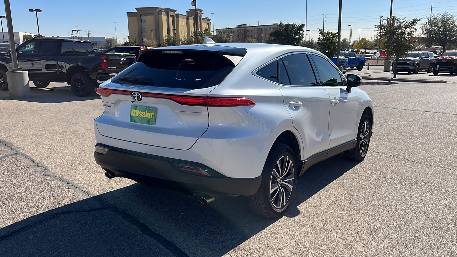 2023 Toyota Venza LE 8