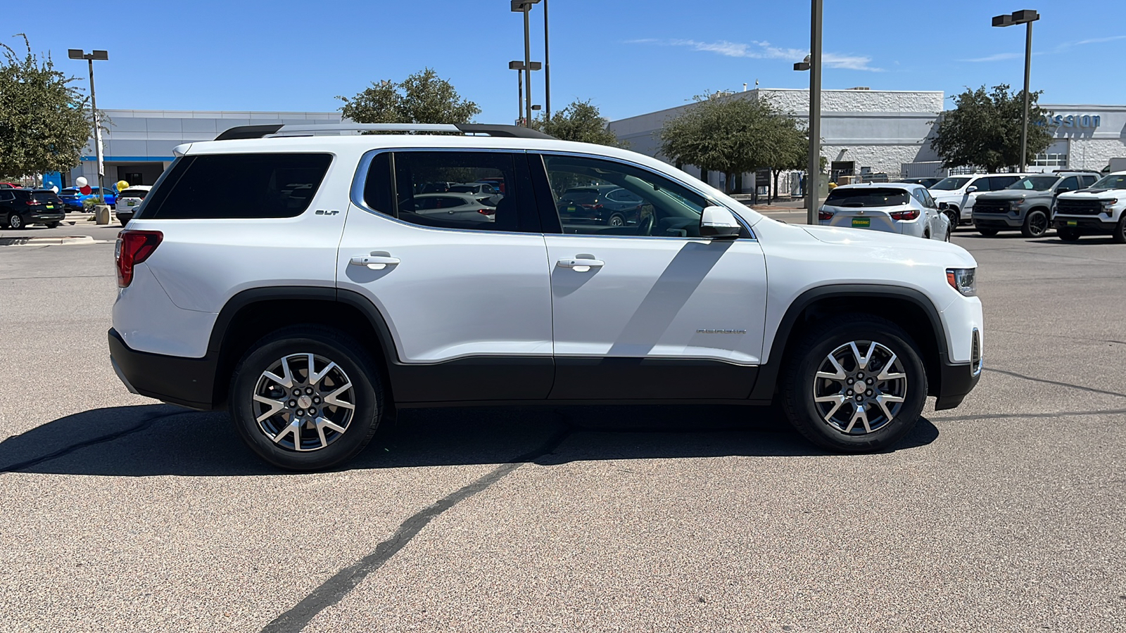 2023 GMC Acadia SLT 9