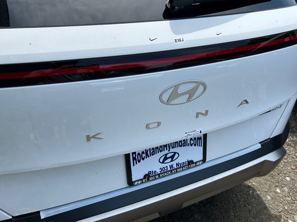 2024 Hyundai Kona Limited 11