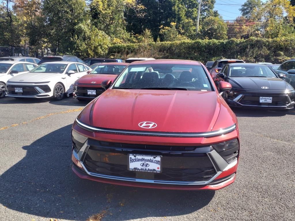 2025 Hyundai Sonata SE 2