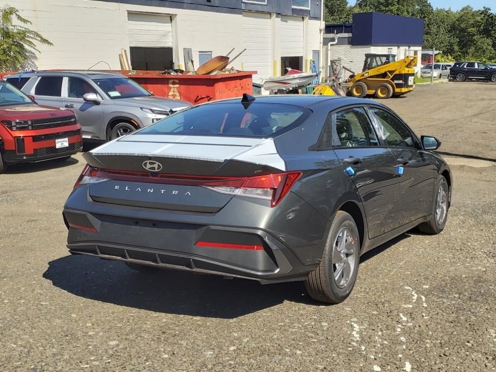 2025 Hyundai Elantra SE 6