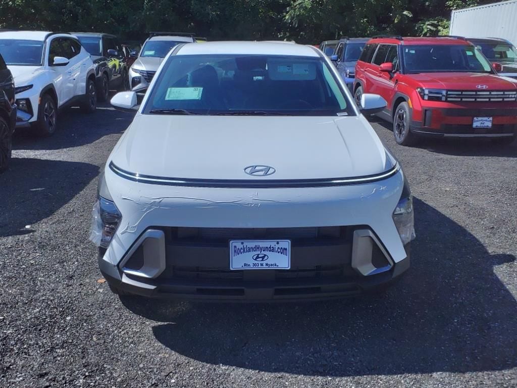 2025 Hyundai Kona SE 2