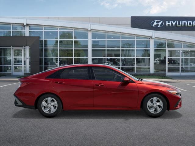 2024 Hyundai Elantra SE 7