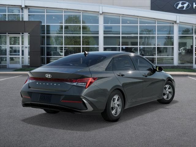 2024 Hyundai Elantra SE 4