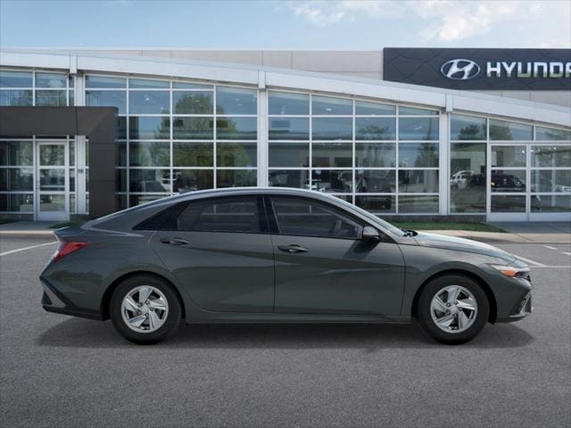 2024 Hyundai Elantra SE 7