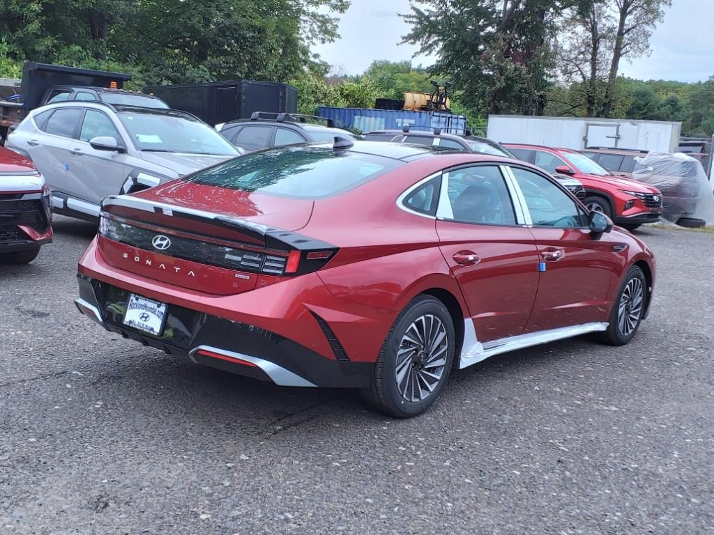 2024 Hyundai Sonata Hybrid Limited 4