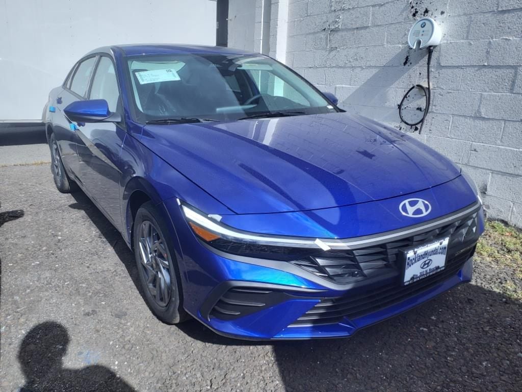 2025 Hyundai Elantra HEV Blue 3