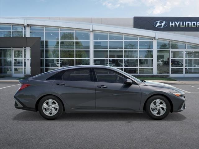 2025 Hyundai Elantra SE 7