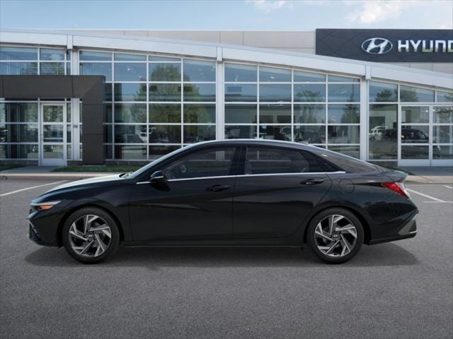 2025 Hyundai Elantra Limited 3