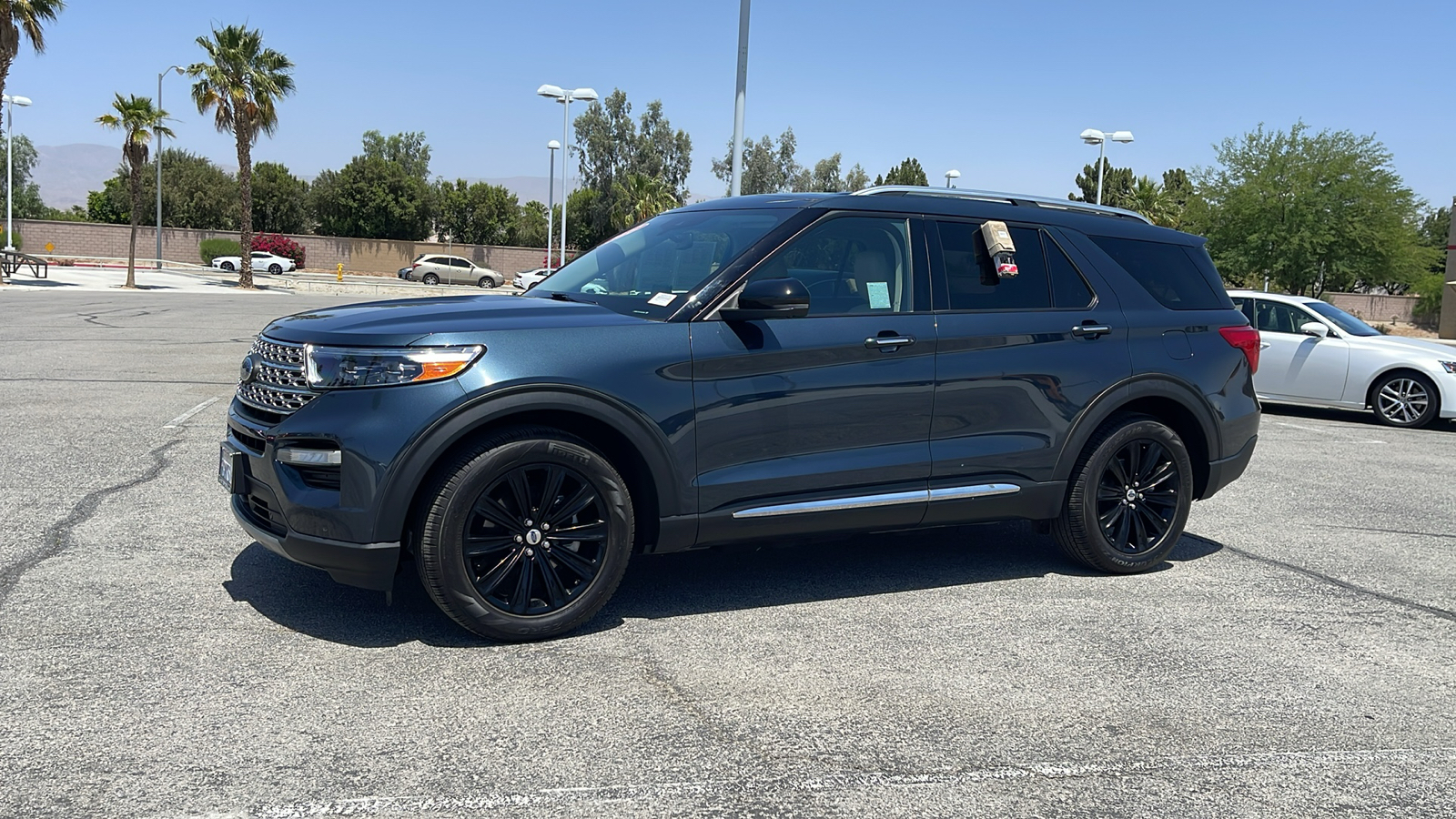 2023 Ford Explorer Limited 1