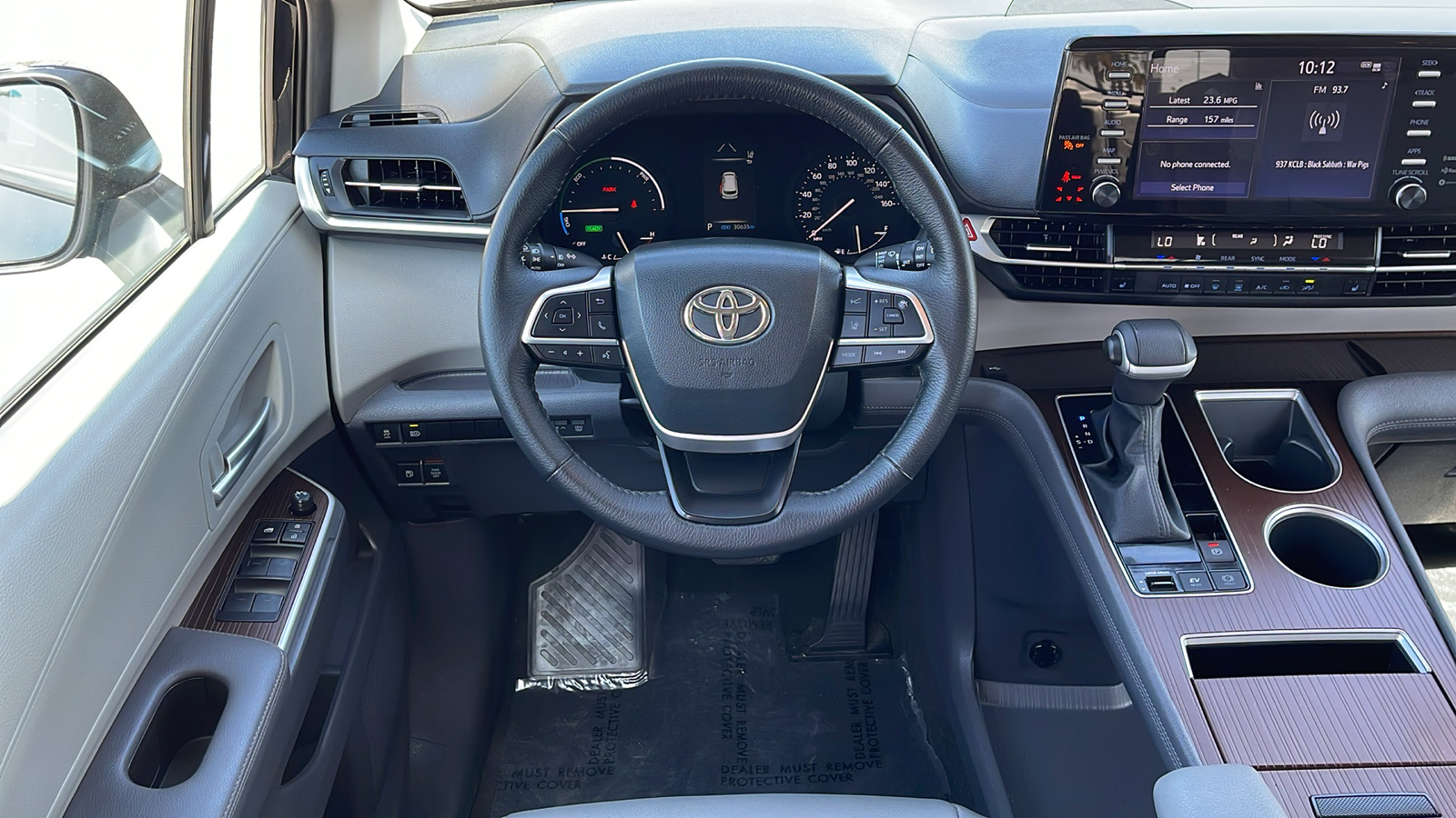 2023 Toyota Sienna XLE 13