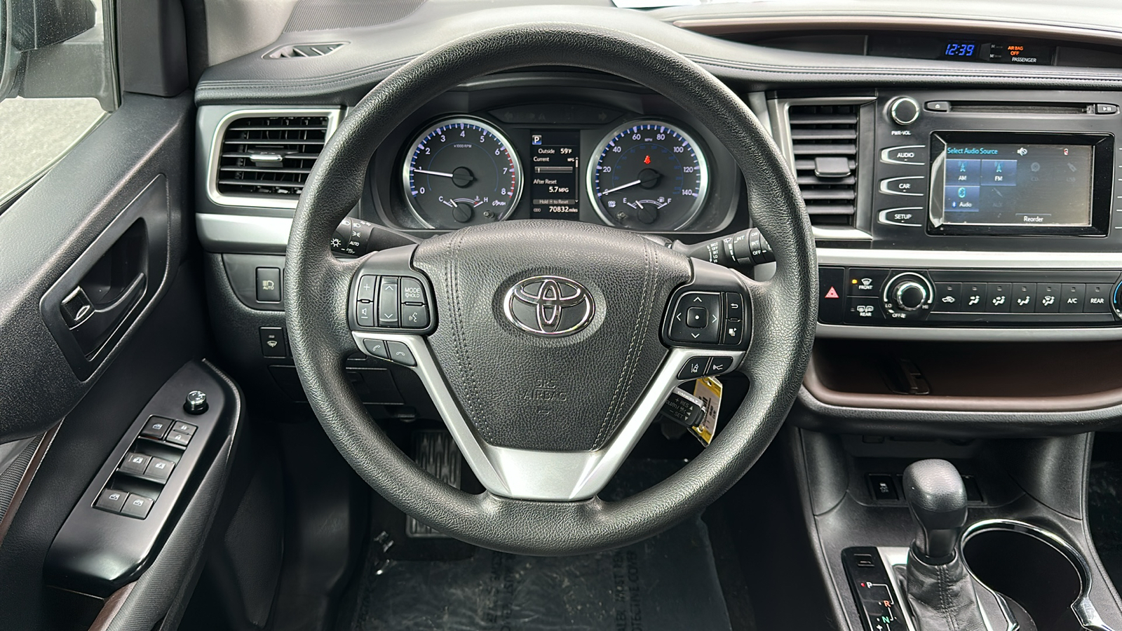 2017 Toyota Highlander  14