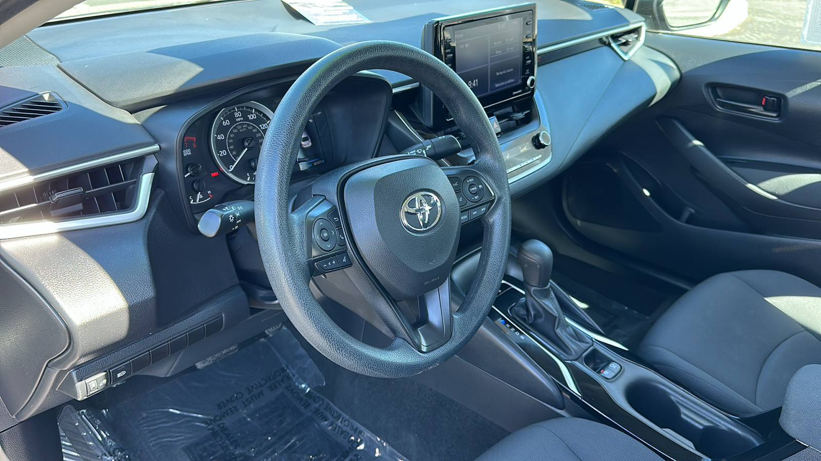 2022 Toyota Corolla LE 10