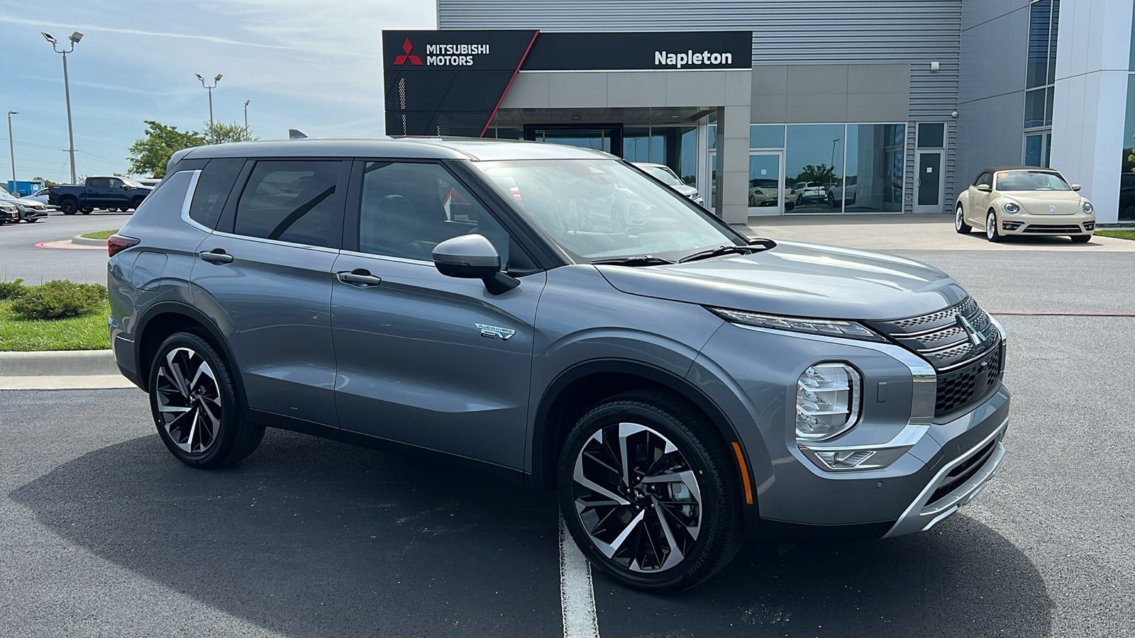 2024 Mitsubishi Outlander Plug-In Hybrid SE 1