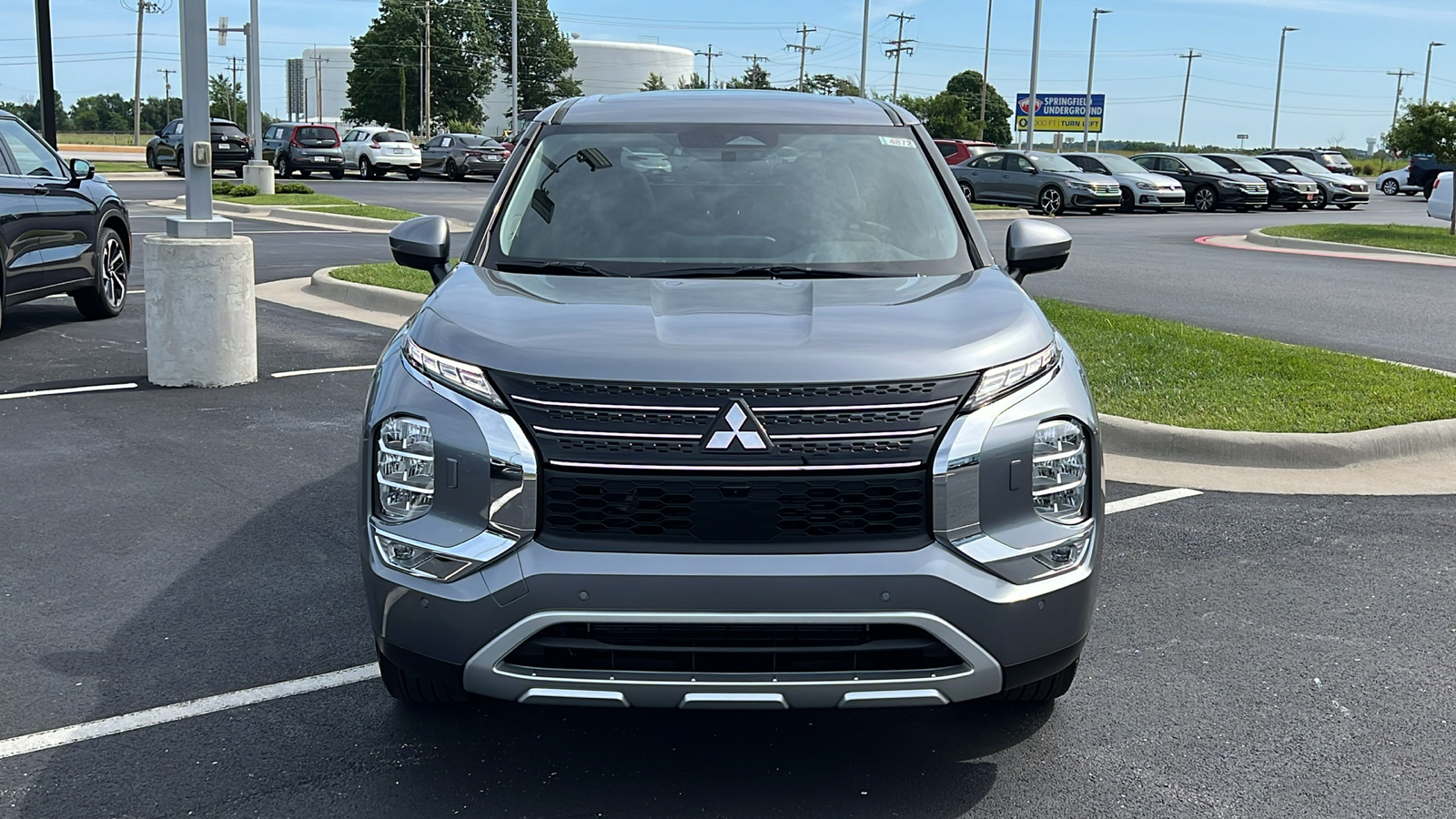 2024 Mitsubishi Outlander Plug-In Hybrid SE 2